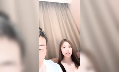 G奶女神超級漂亮【巨乳girl】啪啪裸舞道具爽，純天然無添加，甩起來畫面好震撼，推薦一看！ (1)