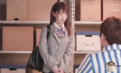 [IPX-660] เทพธิดาผู้ไร้เดียงสาและแสนหวาน [Momonogi Na] Momo ไปที่ซุปเปอร์มาร์เก็ตและถูกพนักงานขายสองคนพาตัวไปที่โกดัง ใครจะไม่หมกมุ่นอยู่กับการมีหีอันอ่อนโยนเช่นนี้ทะลุทีละคน?