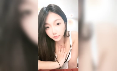 推薦！正宗G奶大學生【班長大人】宿舍酒店樓梯道廁所自慰，極品反差眼鏡婊，玩得真是瘋狂 (2)
