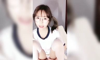 19 세 학교 여신 [작은 미로 요] 백호 구멍 한 줄 하루 빵 진짜 극한 초순수 여고생, 100 % 사랑 느낌, 마음을 움직이게 하시겠습니까? (1)