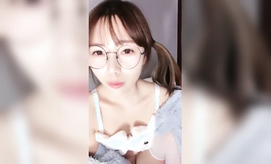 19 세 학교 여신 [작은 미로 요] 백호 구멍 한 줄 하루 빵 진짜 극한 초순수 여고생, 100 % 사랑 느낌, 마음을 움직이게 하시겠습니까? (1)
