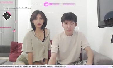 Stripchat主播【Ladifem】女主是好看，顏值杠杠滴，超純又超欲兩部門票大秀，都是平時看不到的大尺度口活、啪啪、口爆、顏射 (1)
