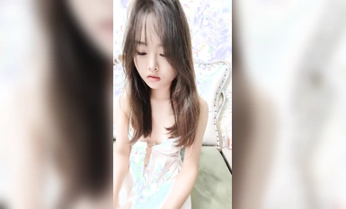 Vẻ đẹp ngây thơ mới học đường đã bị đụ [Gấu nghịch ngợm] Ngu dốt, dễ thương và trẻ trung, khí chất nữ tính của nàng tiên nhỏ không thể ngăn cản, bị bạn trai đụ ở nhiều tư thế khác nhau, ngầu và đẹp quá! (5)