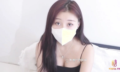 Babe bola sepak yang penuh nafsu [Yi Yi] dewi miskin, jalang kaya, figura syaitan, puki harimau putih merah jambu, keinginan tulen, stoking putih, kaki cantik, bahu-ke-bahu fucking, perempuan murahan mengambil inisiatif untuk menunggang abangnya, menembus