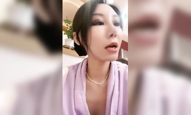 重磅！頂級御姐回歸！很多網友在找的，僅有的一次做愛【小水】特色就是會噴水，騷氣無人能敵，粉絲眾多愛死她 (4)