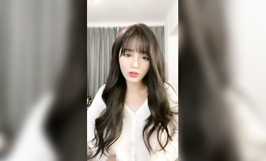 女神降臨，明星氣質頂級身材，人氣大美人【小福貴兒】罕見大尺度，裸艷舞誘惑、道具紫薇、無套啪啪，高潮臉爽死人 (4)