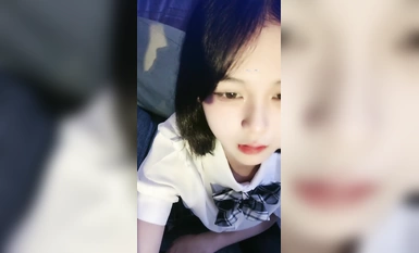 Một cô gái 19 tuổi với dáng người nhỏ nhắn, bản sao của Yang Chaoyue [Xiaoyi's SO Bobo], bị bôi kem nhiều lần, thở hổn hển và đẫm mồ hôi (3)