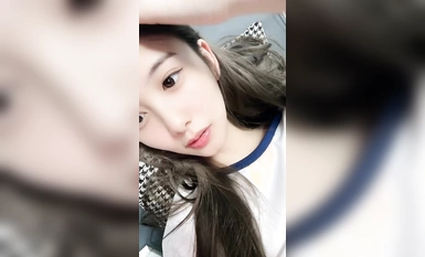 顶级尤物女神校花【广州学妹】绿播转黄下海诱惑！极品颜值细腰美腿，掰开紧致小穴特写，美女还挺骚，极度诱惑