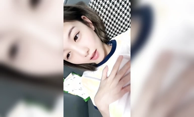 顶级尤物女神校花【广州学妹】绿播转黄下海诱惑！极品颜值细腰美腿，掰开紧致小穴特写，美女还挺骚，极度诱惑