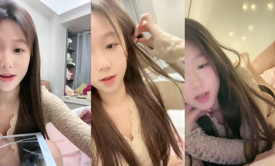 超美仙女般单眼皮校花【小初】娇小身材奶子大，年末极品尤物频出，19岁，正是较嫩可口的年龄，超赞！ (2)
