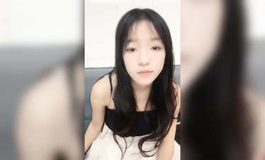 重磅新人！顶级校花来了【小牙刷】这么漂亮的大奶子，今年看到过最好看的，男人梦想的身材，完美内射！ (3)