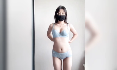 12月最新流出，推特顶级SS级巨乳性感女神【小鲅鱼】私人定制，道具紫薇、户外露出、各种挑逗裸舞，炸裂合集（2）