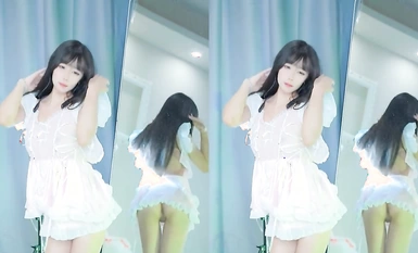 Sticky Doughnut Bunny NO.031 Dance Video