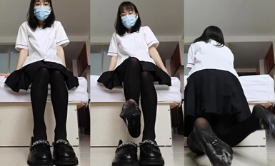 Cô bé dễ thương với đôi chân xinh đẹp và đôi chân xinh đẹp [Xiao Qiqi Wenwen] có footjob và cumshot cực lớn, đôi chân xinh đẹp thật quyến rũ! Lời nói tục tĩu trêu chọc và xuất tinh khắp lòng bàn chân, rùa ép tinh dịch vào chân trần và tất chân, đẩy dầu và xuất tinh (5)