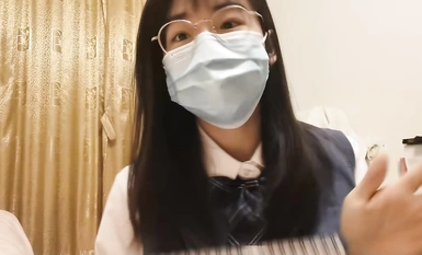 美腿玉足小可愛【小琪琪文文】足交爆射-琪琪玩套套2