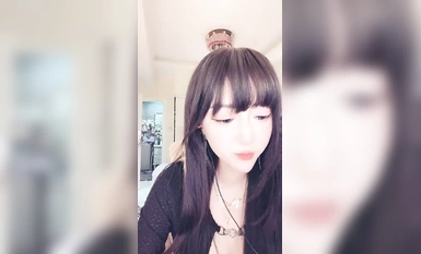สาวงามขายาวถุงน่องดำเจ้าแม่หัวเป่าจีผู้น่าสงสาร (1)