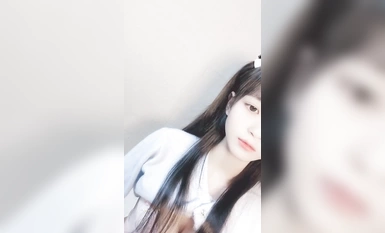 -絕對的女神，【閃閃】，真的太純了~看一眼就想射~極品啊，展示自己的小視頻，白臀美腿玉足 (1)