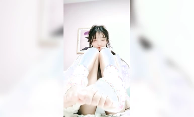 校花級別推薦~粉嫩美少女【妮妮愛吃肉】下海撈錢~各種自慰直播合集 (13)