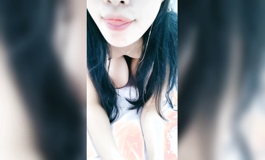 Inirerekomenda sa antas ng kagandahan ng paaralan~Isang pink at malambot na batang babae [mahilig kumain ng karne si Nini] pumunta sa dagat upang kumita~Isang koleksyon ng iba't ibang masturbesyon na live na broadcast (8)