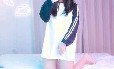 Saku J- 让我们与大屁股、大屁裆的母狗享受性爱吧。