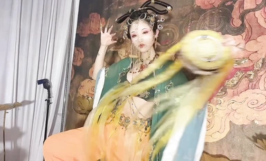 超爆款推特女神『鈦合金TiTi』最新內部私拍_極品玉妃旗袍_爆乳近景_露點露臉(3)