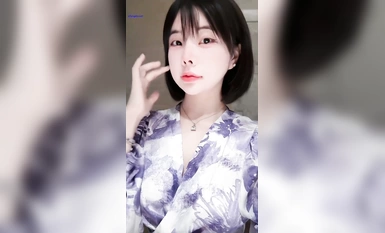 抖音清純小美女【向碌肉丸】大尺度定製私拍騷舞