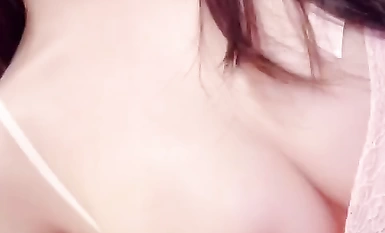 极品御姐穿着蕾丝用手指抠出白浆 白虎 自慰 少女 福利 潮吹