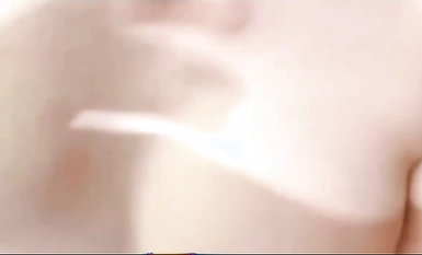 小白胸白操得爽