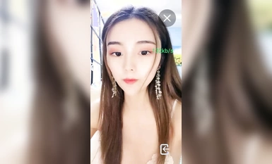 人氣女神【嫩模貝貝】制服誘惑~騷舞勾引~抖臀擠胸 (10)
