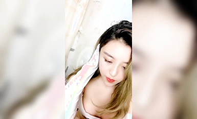 顏值御姐【極品肝肝不一樣】大奶騷舌~抖胸抖臀~騷舞誘人 (7)