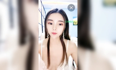人氣女神【嫩模貝貝】制服誘惑~騷舞勾引~抖臀擠胸 (9)