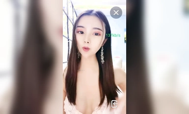 人氣女神【嫩模貝貝】制服誘惑~騷舞勾引~抖臀擠胸 (8)