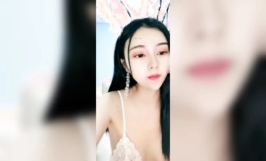 Nữ thần nổi tiếng [người mẫu trẻ Beibei] quyến rũ trong bộ đồng phục ~ nhảy quyến rũ ~ lắc mông và bóp ngực (6)