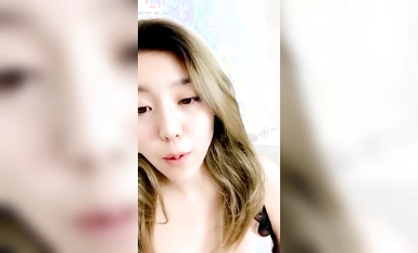 Wanita cantik [hati dan hati terbaik berbeza] payudara dan lidah besar ~ payudara dan punggung goyang ~ menari menggoda (4)