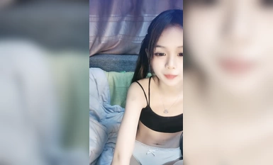 Cô em gái nhỏ nhắn và ngây thơ [Xiaoyi's sobobo] có mái tóc đuôi ngựa đôi và khuôn mặt dễ thương! Tôi đang chạm vào âm hộ của mình bằng đôi tất cotton trắng, nhưng bạn tình của tôi không tự mình làm điều đó, tôi thở hổn hển và rên rỉ, trông thật tuyệt