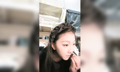 2024年新作，寒假前最後一次的放縱，G奶大學生回歸【班長大人】女生宿舍，漂亮學生妹脫光自慰，青春美好的肉體一覽無余 (2)