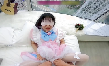 The two ponytails of Loli's little cutie [Meow Meow Sauce] grabbed the two ponytails and lost their crazy output, the tempting white rabbit wiggled and attracted people's eyes, it was another day of being neutralized by the master, being a daddy's little 