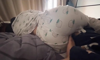 The conversation is super obscene, when the pure and innocent little sister has been trained into a pure bitch, 03 years of small slut contrast whore 【Small fruit】 show face to play sex, natural sensitivity body pink tender pussy a touch on the screaming 