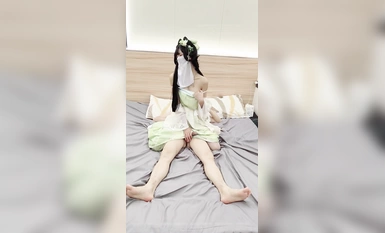 淫慾反差美少女【軟軟兔】白絲夢蝶漢服啪啪 純欲風乖乖女 到床上本性就暴露了 真的特別反差 高潮到胡言亂語騷話連連