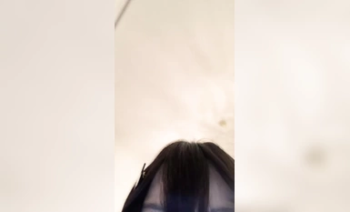 Loli kecil yang sangat lembut menggunakan zakar besar untuk menembusi kemaluannya secara liar di platform siaran langsung (3)