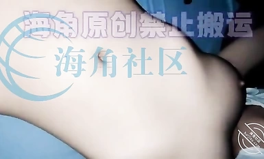 【最強❤️亂倫鬼父】海角老淫✨ 蘿莉女兒的生活記錄 父女間的獨特叫醒方式 粗屌夜侵閨女鮮嫩小穴 太享受了肏疼女兒