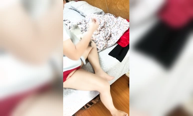 서둘러요, 처남이 곧 돌아올 거예요.