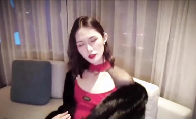 高跟紅邊黑絲漂亮TS偽娘吃雞啪啪【是桃子吖S_Taoziya】男友視角的M腿女上位騎乘太太太澀澀了 表情好嫵媚 畫面好美 口爆吃精