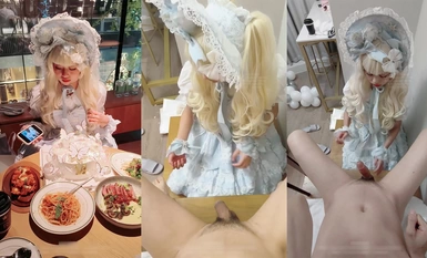 淫慾反差美少女【軟軟兔Lt774523412】洛麗塔小可愛成人禮，輕花嫁日系可愛Lolita合法蘿莉 白絲LO娘主動上位，軟萌乖巧被操的叫爸爸