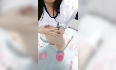 สาวงามโรงเรียนไร้เดียงสาคนใหม่สวยงามมากในทะเล [กลืนนมเต็มปาก] หน้าอกขาวตาโตสวยเทพธิดาสาวหลัง 00 ที่ดีที่สุด (1)
