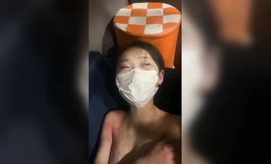 抖音吃瓜 青海西寧 女孩在酒店裡遭多人霸凌