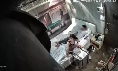 女人韵味十足的少妇，穿着情趣内衣内裤做爱