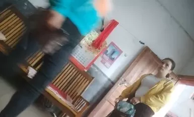 Ang migranteng manggagawa ay pumunta sa manukan at lihim na kinunan ng video ang iba pang mga kliyente na dumating upang pumili ng mga babae.