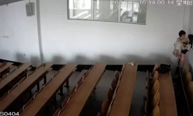 最新学校偷拍 黑龙江某大学讲座教室学生情侣偷偷做爱『最新重磅新瓜』原版无水印