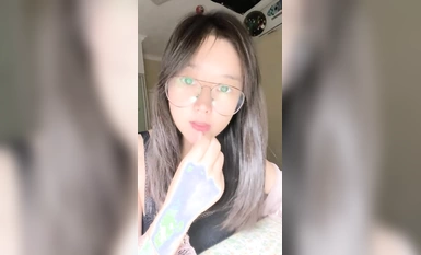清純眼鏡妹妹 要吃退黑素  (2)
